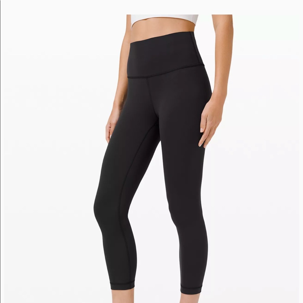 Lululemon Wunder Under Cropped Euc - image 1